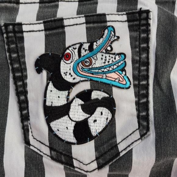 Plus size BEETLEJUICE OOAK custom unique Blackheart striped skinnies! - Picture 6 of 16